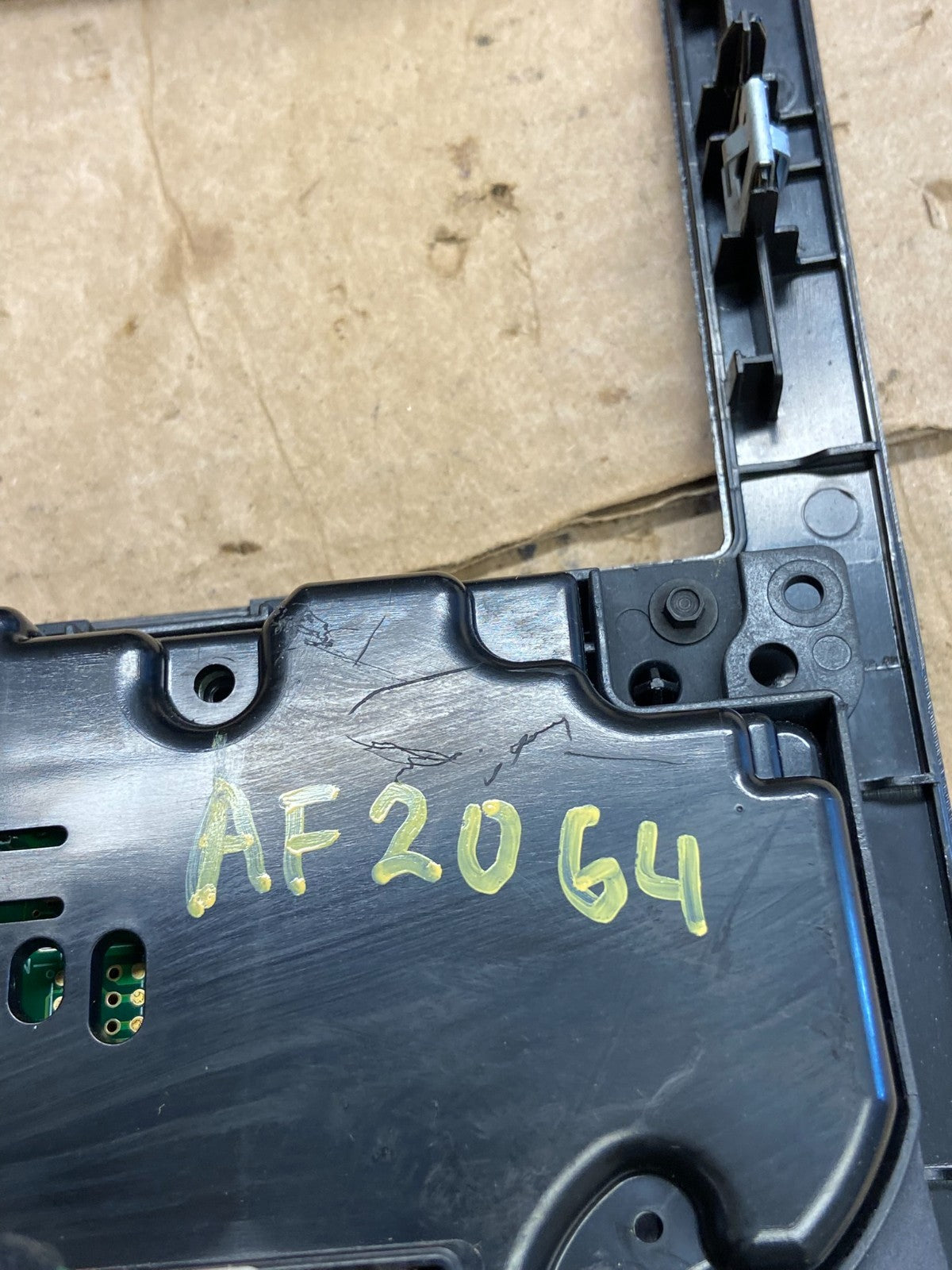 2008 to 2010 Chrysler 300 Dash Heater A/C Climate Control Radio Panel AF2064 DW7