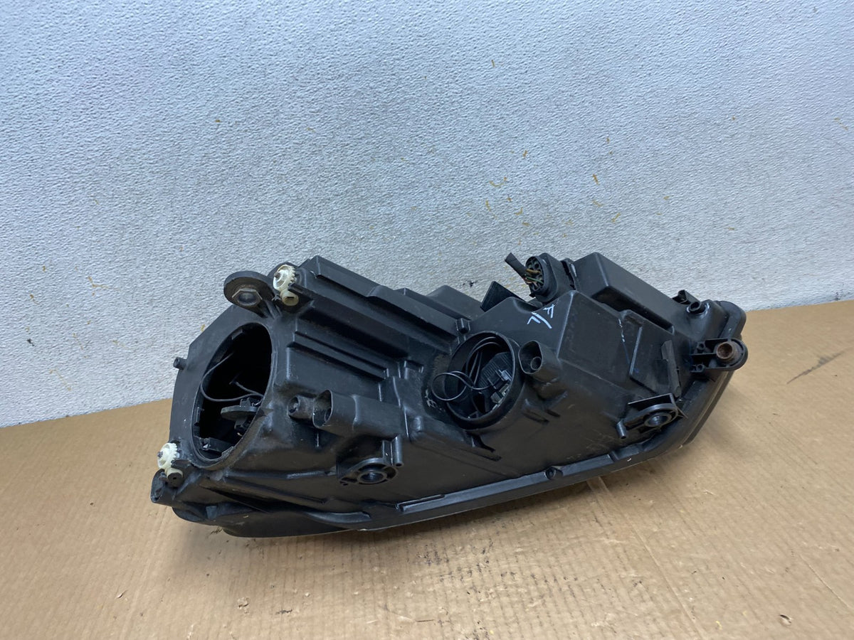 2011 to 2014 Volkswagen Jetta Right Passenger RH Headlight Halogen AI6617 DW6