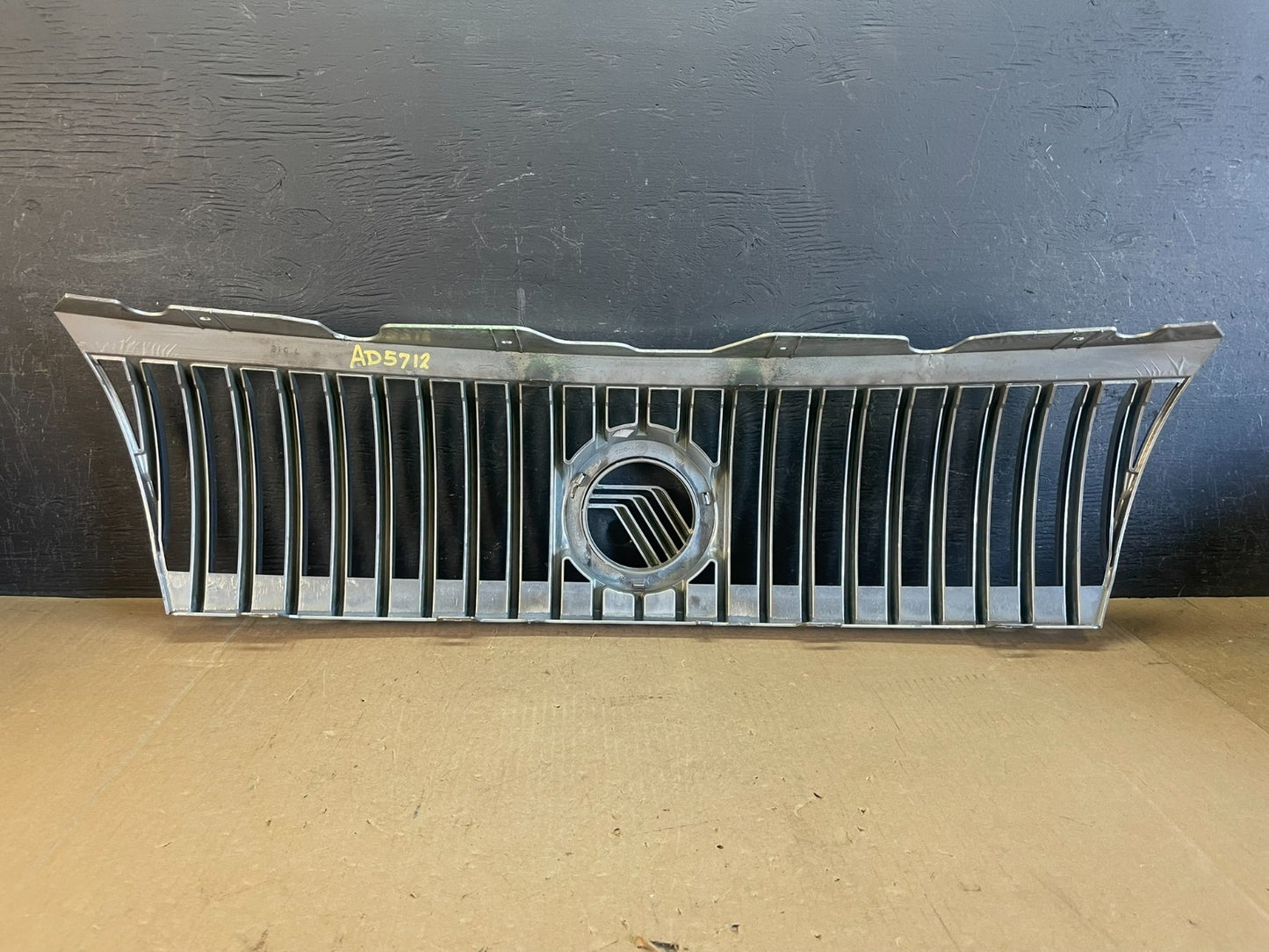 2006 to 2010 Mercury Mountaineer Front Upper Grill Grille AD5712 DW4