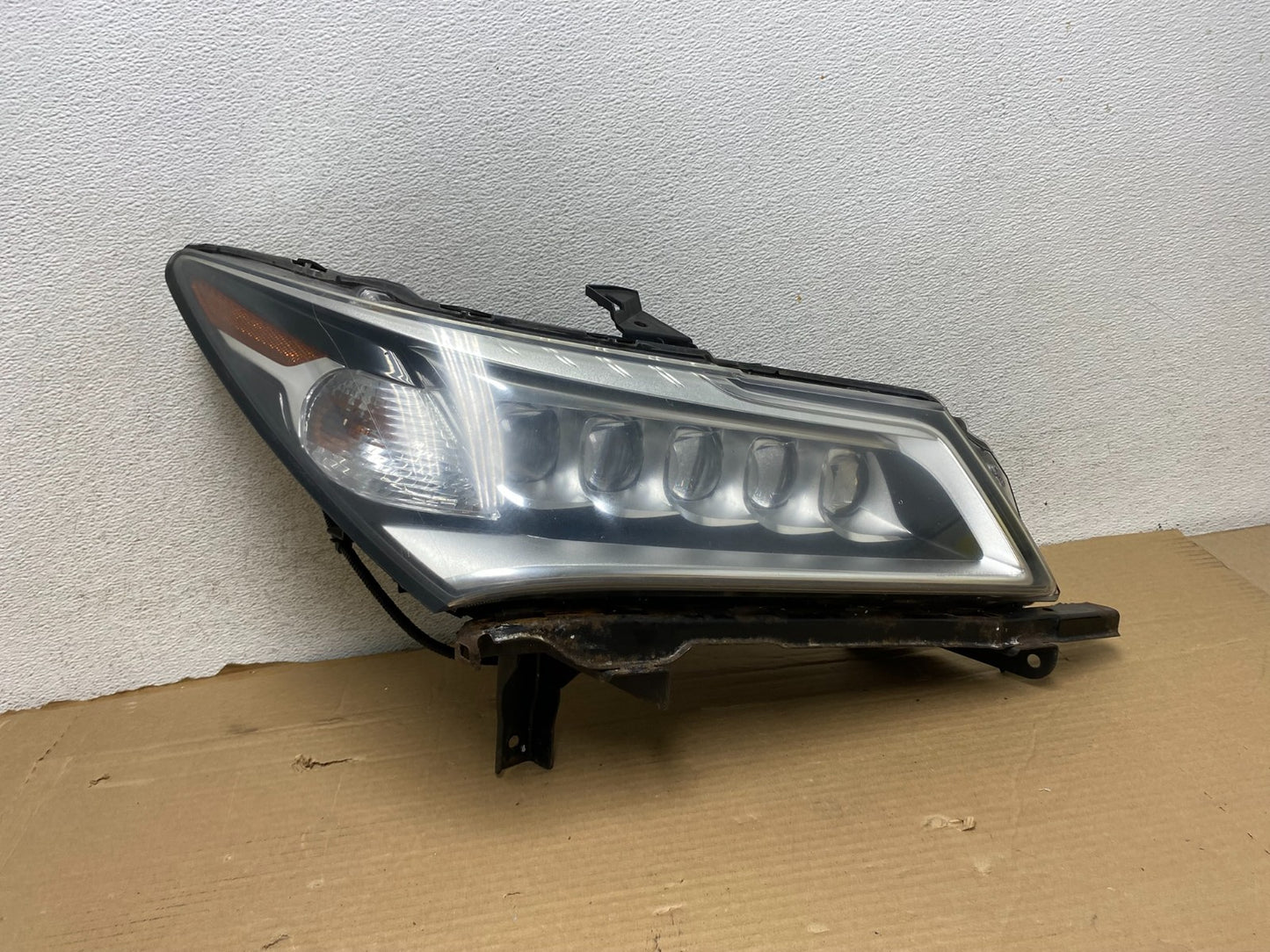 2014 to 2016 Acura MDX Headlight Halogen Right Passenger RH AG8112 DW0