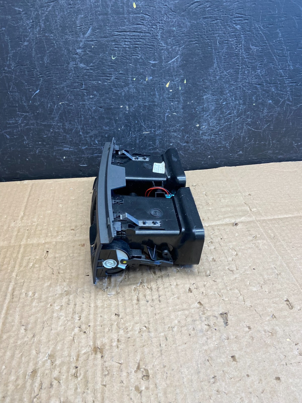 2008 to 2011 Mercedes W204 C300 Front Center Dash AC Air Vent Trim AD1855 DG2