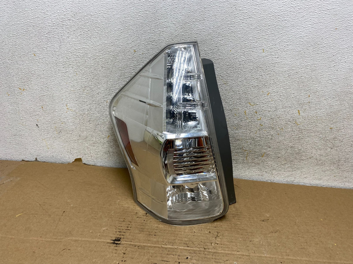 2012 2013 2014 Toyota Prius V LED Left Driver LH Tail Light AH8117 DW0