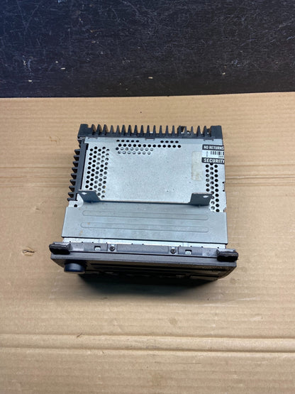 2003 - 2010 Lincoln Town Car AM/FM Radio CD Player AE4703 DG3