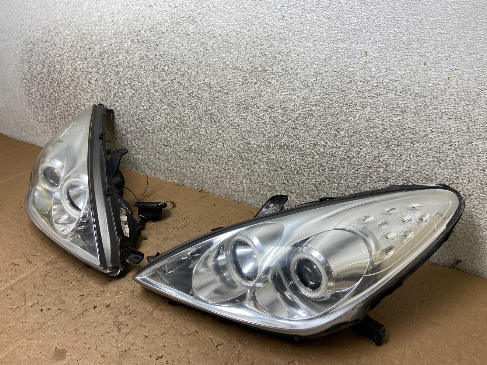 2005 - 2006 Lexus Es330 Left+Right Set Headlights LED Projector  AA4247 DG2