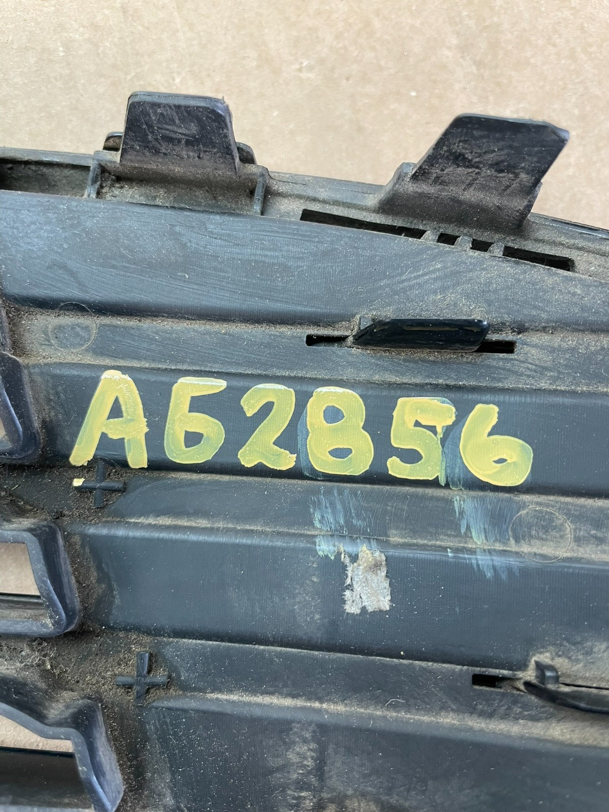 2015 to 2018 Ford Focus Front Bumper Center Grille Grill AG28565