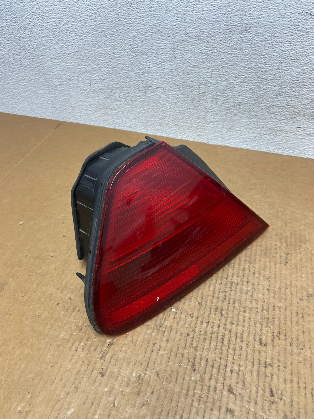 1998 - 2002 Honda Accord Coupe 2-door Left Driver LH Tail Light AE0364 LK2