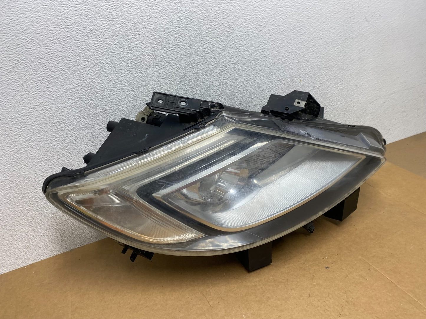 2007 - 2009 Mazda Cx9 Cx-9 Right Passenger RH Headlight Xenon HID AE2912 DW2