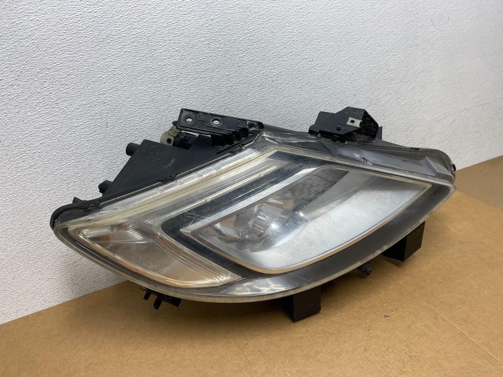 2007 - 2009 Mazda Cx9 Cx-9 Right Passenger RH Headlight Xenon HID AE2912 DW2