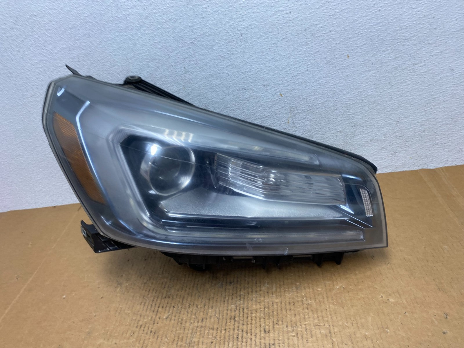 2013-2016 Gmc Acadia Right Passenger RH Side Led Halogen Headlight AE0310 DW0