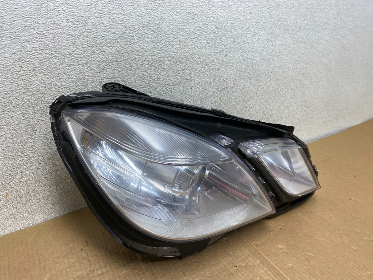 2010-2013 Mercedes E Class E350 E550 Right Passenger Halogen Headlight AI6659 DW2