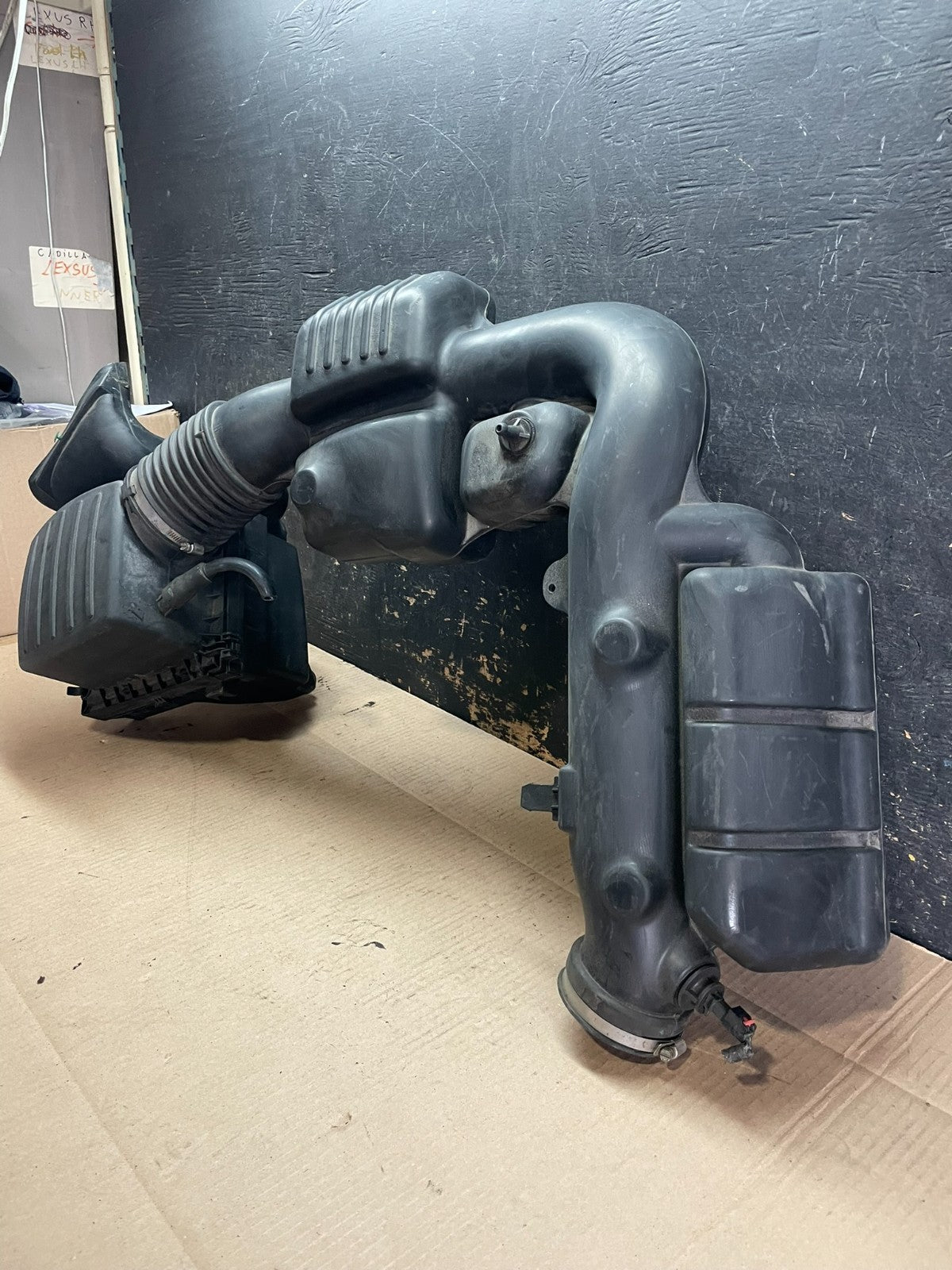 2011 - 2013 Dodge Durango 3.6L Resonator Air Box Intake Tube OEM z8341 DG1