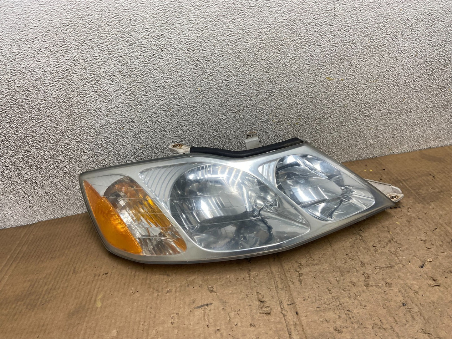 2000-2004 Toyota Avalon Halogen Headlight Right Passenger RH AA8274 DW0