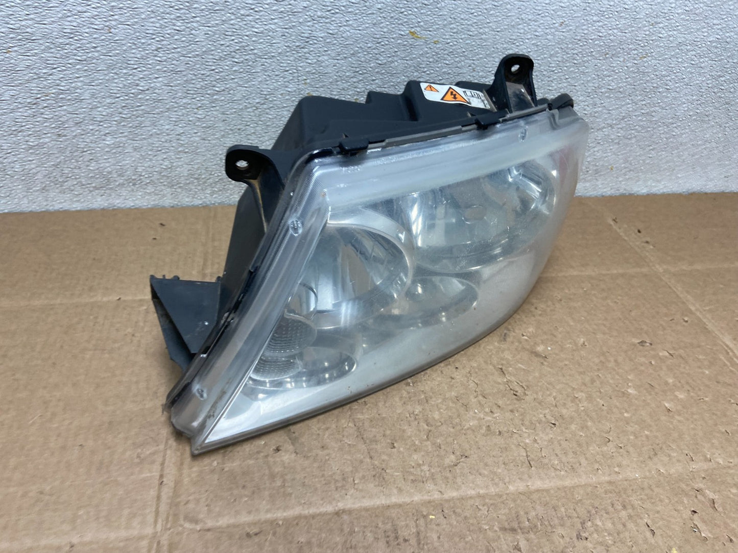Xenon 2003-2006 Lincoln Navigator Left Driver Side Headlight Y8742 DW2