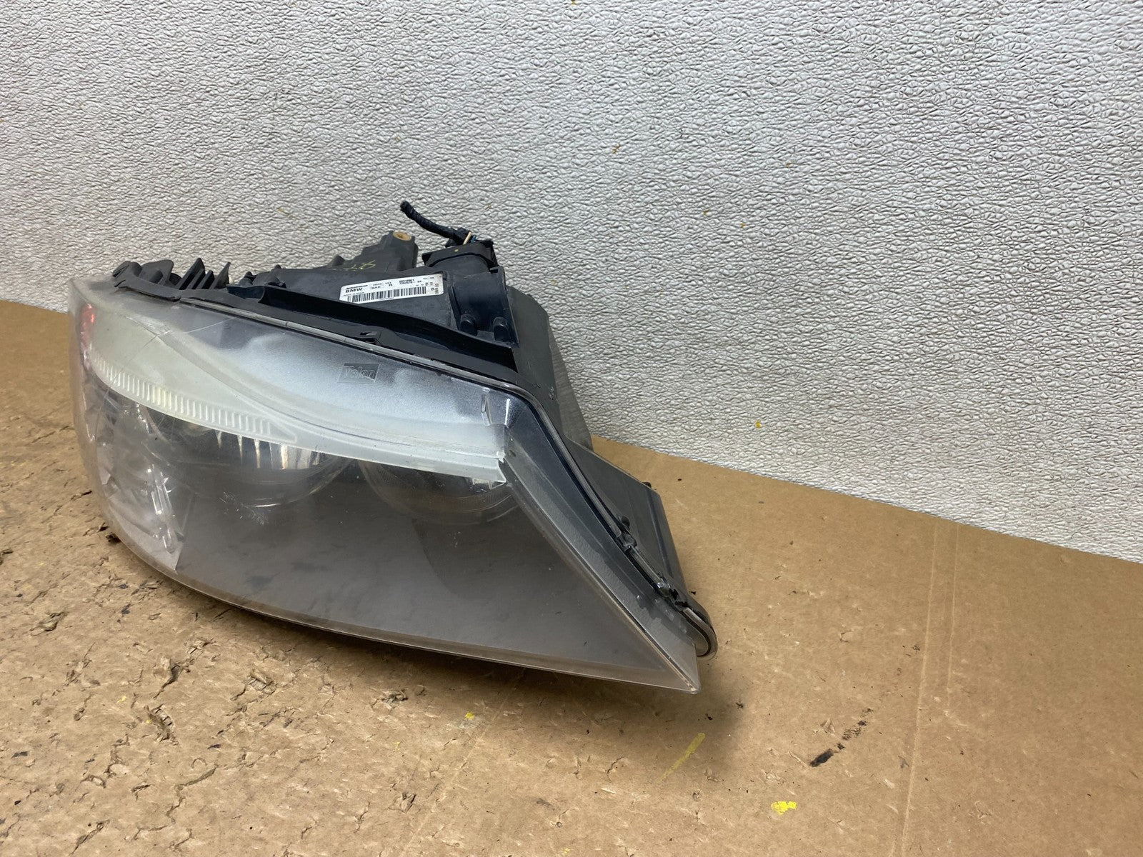 2009-2011 BMW 3 Series 328i 4/D Sedan Headlight Halogen Right Passenger V6388 DW1