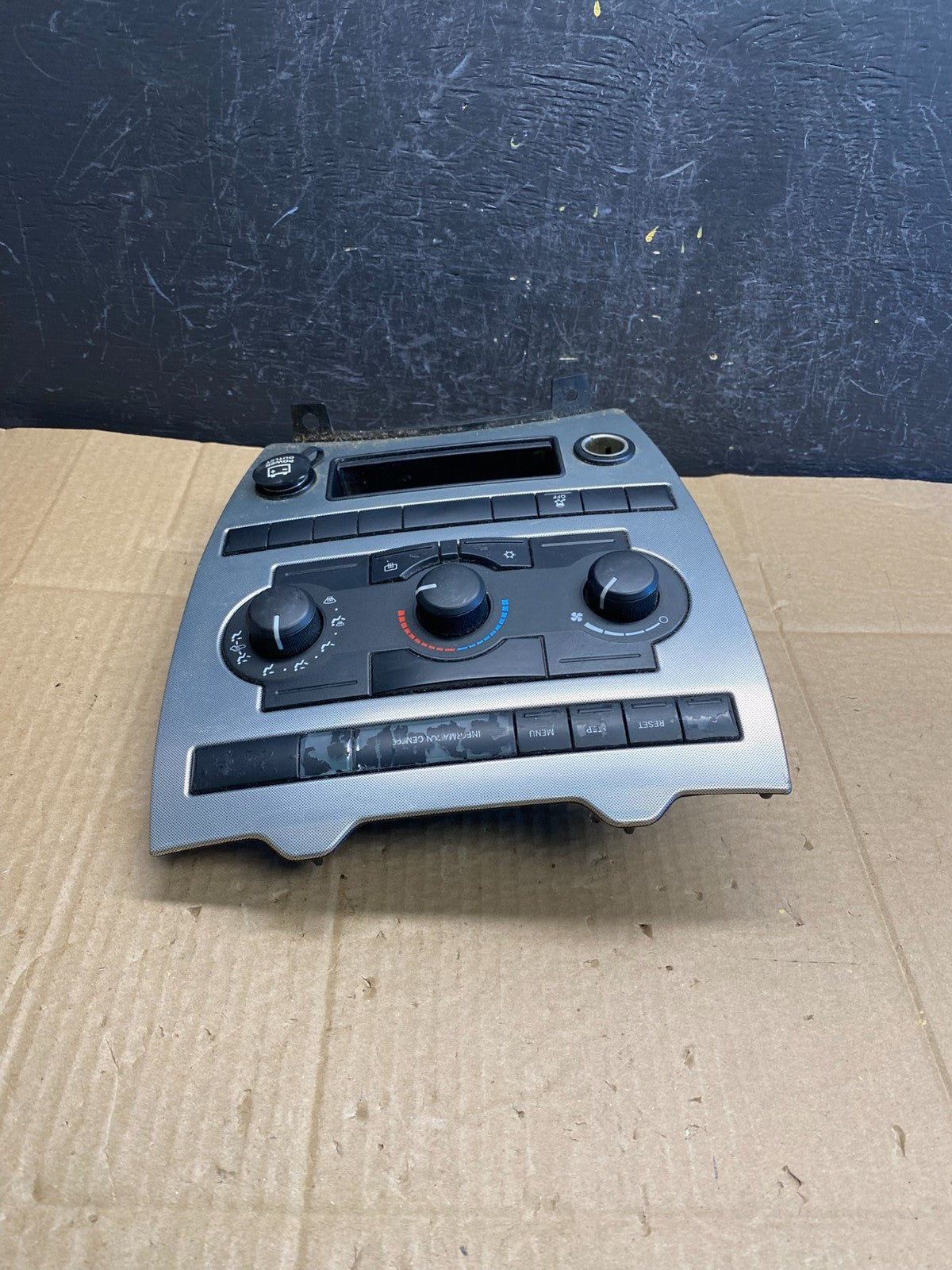2005 2006 2007 Jeep Commander Grand Cherokee A/C Climate Control Bezel AC9387 DG3