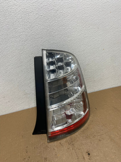 2006 to 2009 Toyota Prius Tail Light Right Passenger Side AC5846 LK2