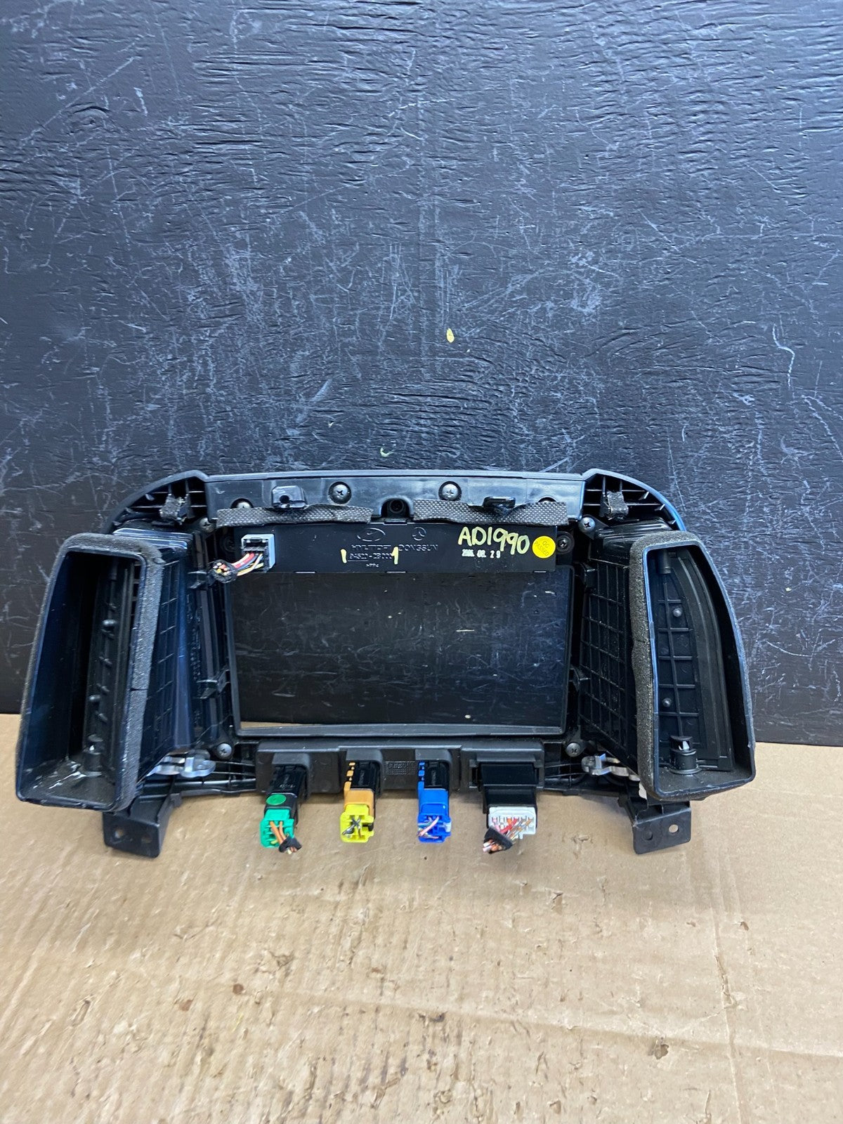 2007 to 2009 Hyundai Santa Fe Center Dashboard Radio Bezel Trim AD1990 DG3