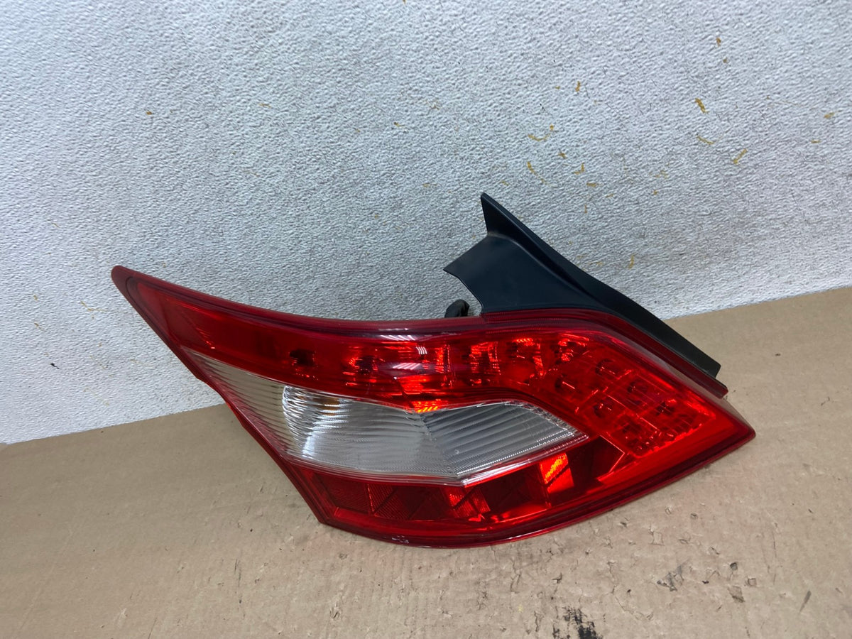 2009 2010 2011 Nissan Maxima Left Driver Lh Side Tail light AI2402 LK1