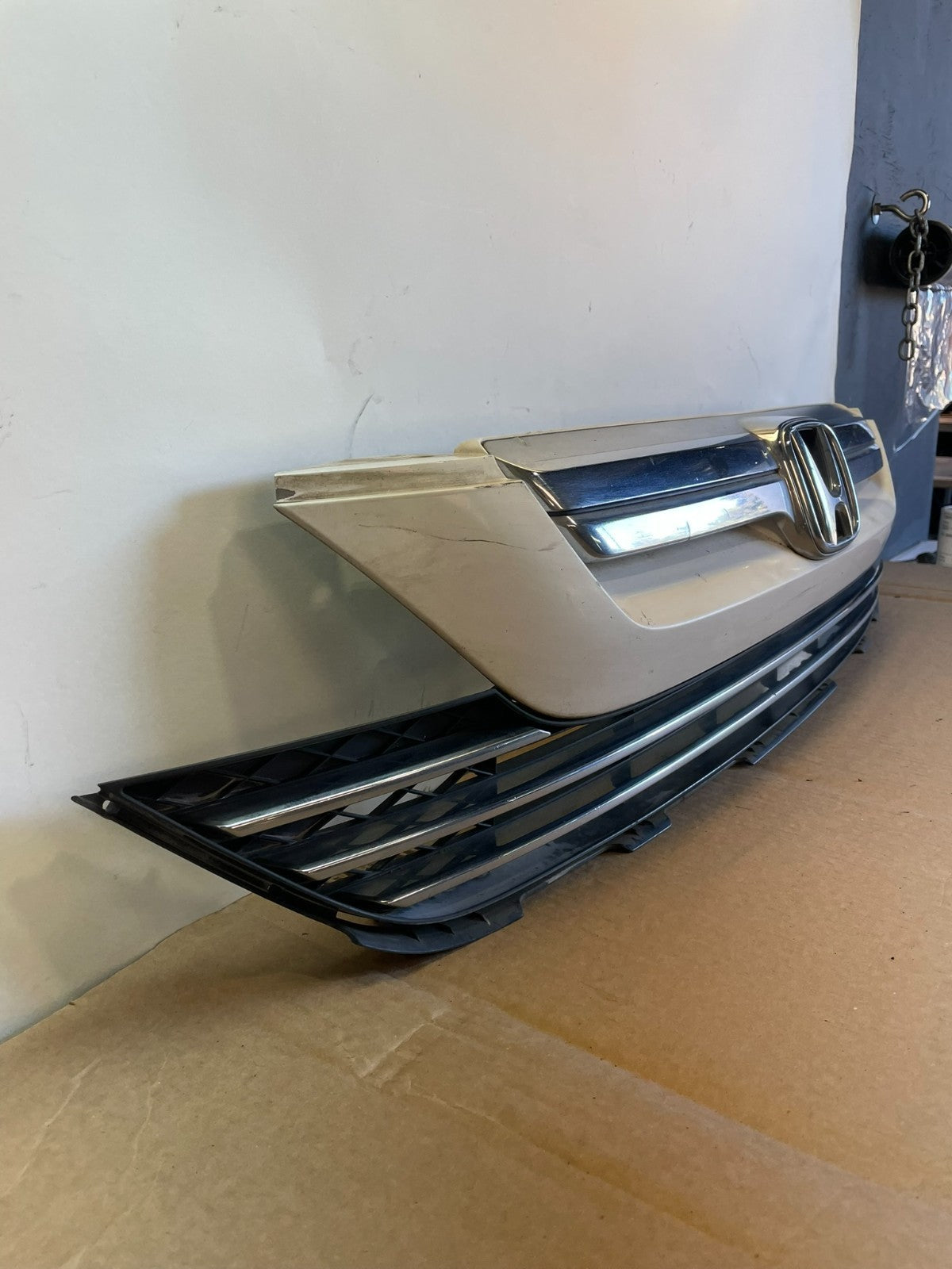 2007 2008 2009 Honda CR-V CRV Front Upper Grille Grill AG3079 DG2
