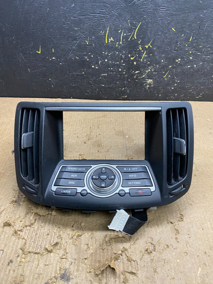 2010 - 2012 Infiniti G35 G37 Radio Player Screen Panel Bezel Z9740 DG0