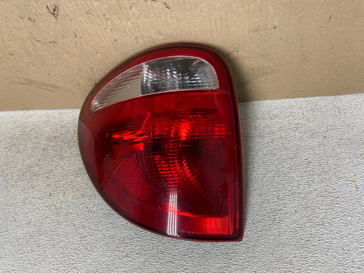 2004 to 2007 Dodge Grand Caravan Left Driver Lh Tail Light AH6899 LK1