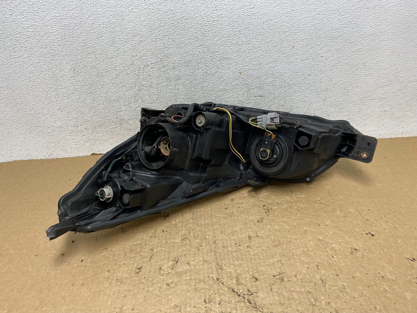 2010-2012 Subaru Legacy Outback Right Passenger Headlight AF8282 DW6