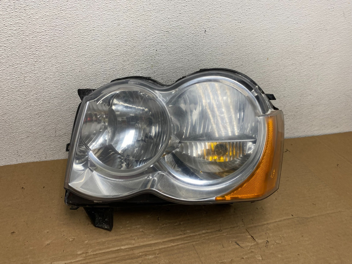 2008-2010 Jeep Grand Cherokee Left LH Driver Side Halogen Headlight AD4019 DW0