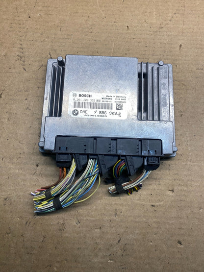 2007 to 2010 BMW X5 ECM ECU Engine Control Computer Module AD9960 DW0
