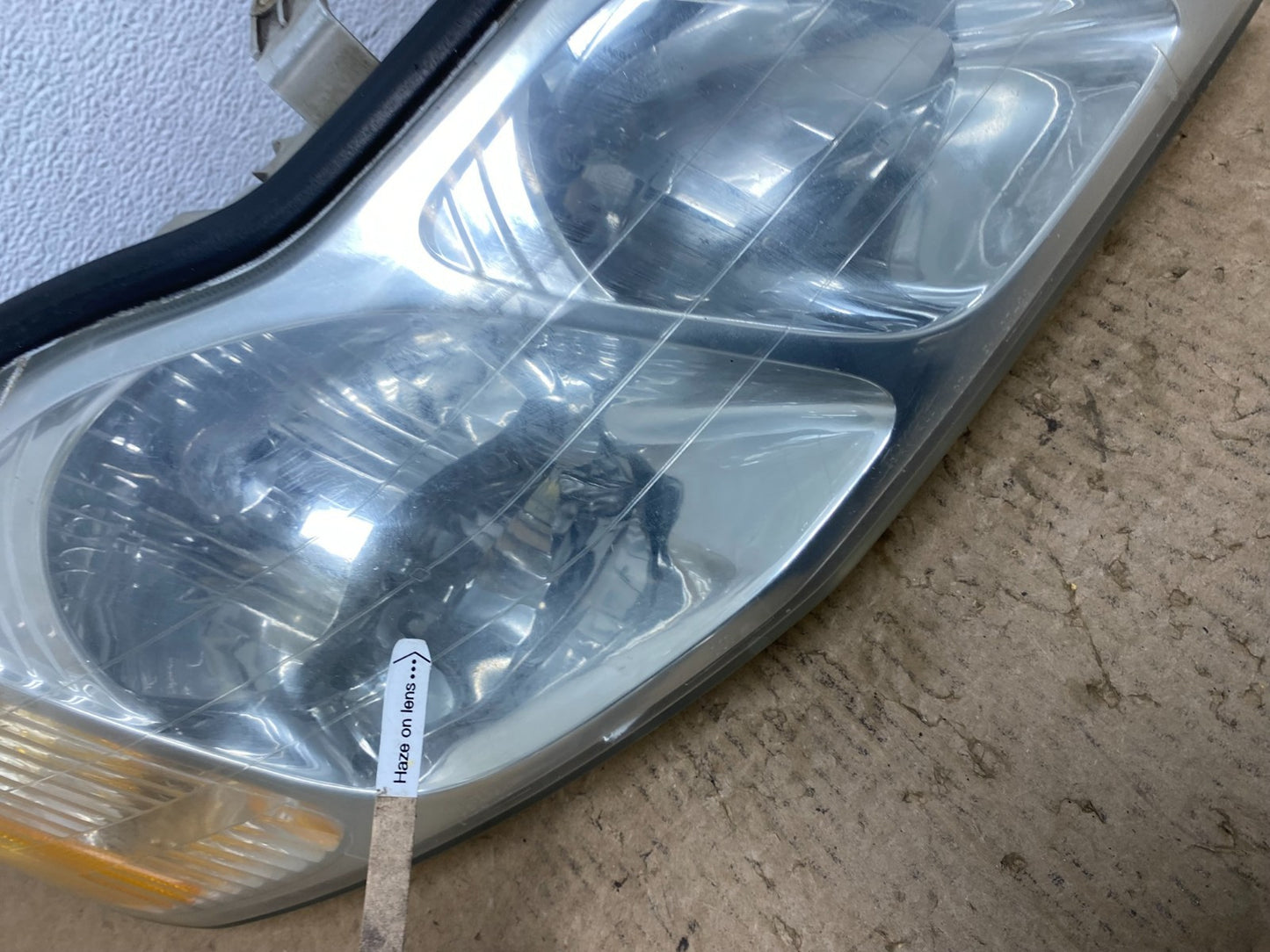 2000-2004 Toyota Avalon Halogen Headlight Right Passenger RH OEM AC1574 DW4
