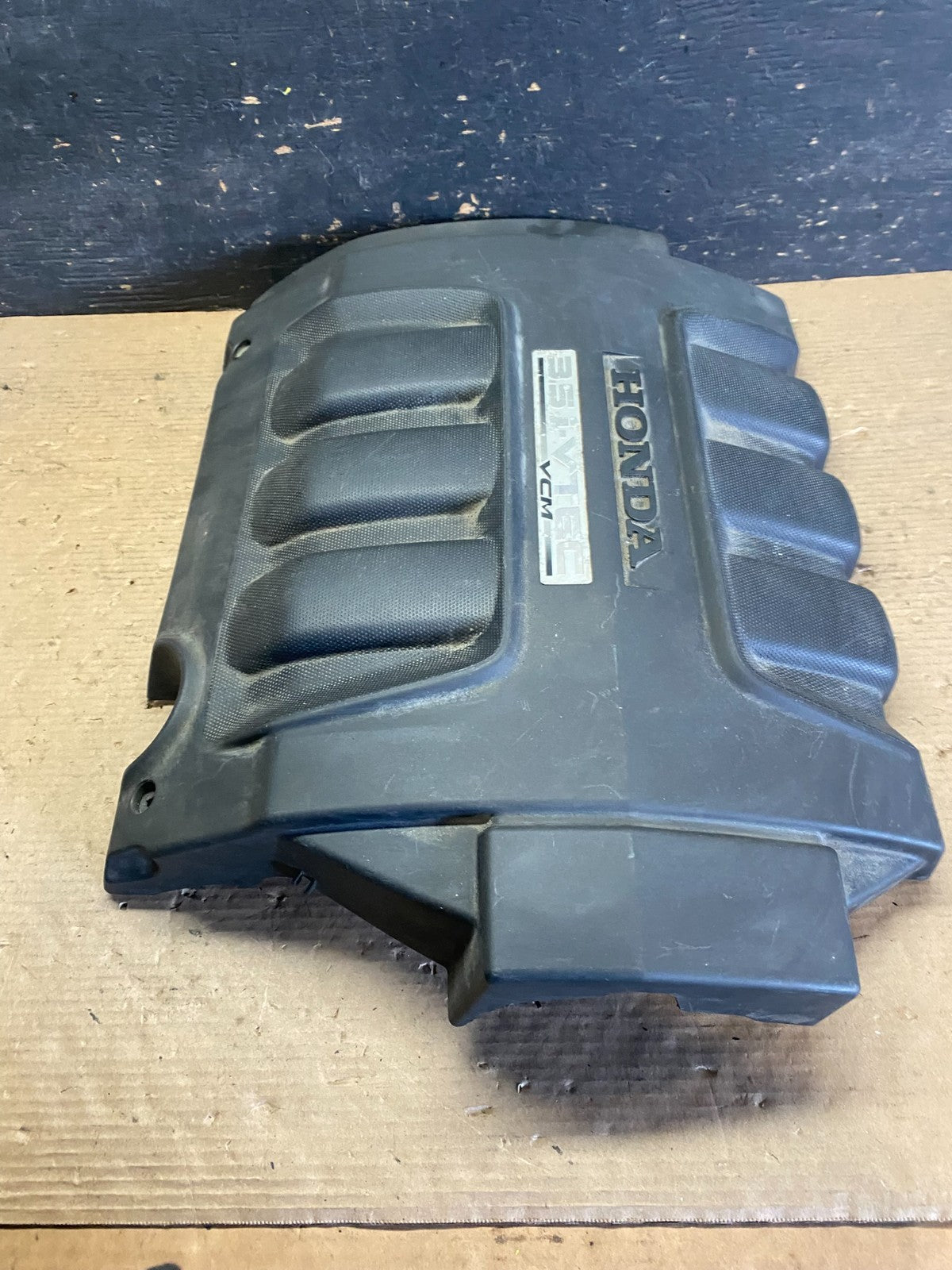 2005 to 2007 Honda Odyssey Black Engine Cover s3400 DG2
