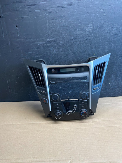 2011 - 2014 Hyundai Sonata Center Radio Climate Control Air Vent Bezel AF9999 DG0
