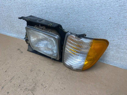 1993- to 1996 Ford E150 Van Driver Left Side Headlight Sealed Beam S3944 PS1