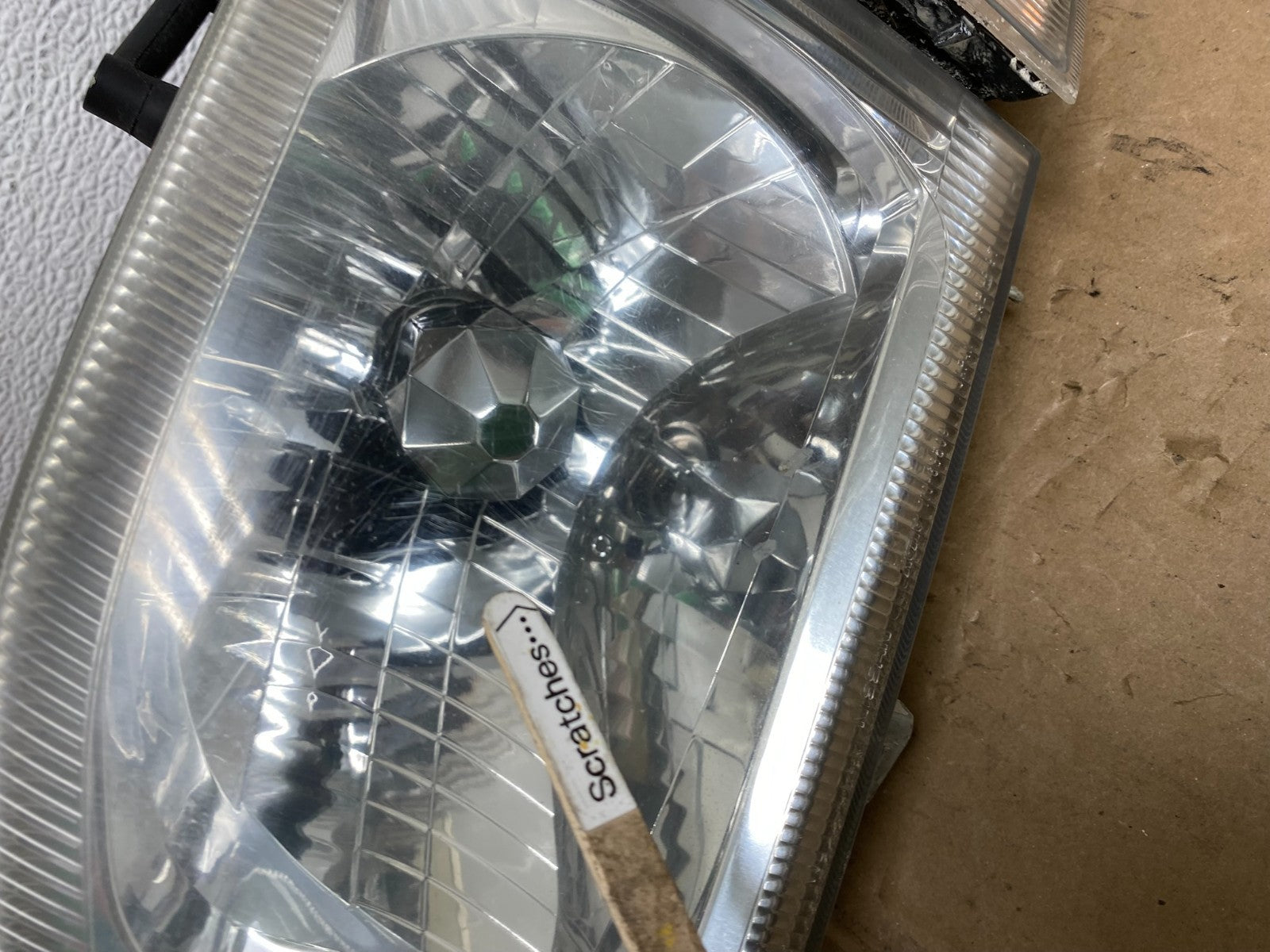 1999 to 2004 Nissan Pathfinder Left Driver Halogen Headlight Oem AB6856 DW3