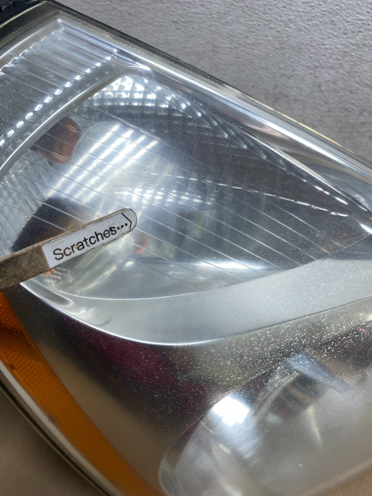 2008-2012 Kia Sedona Right Passenger RH Side Headlight Halogen AE7139 DW3