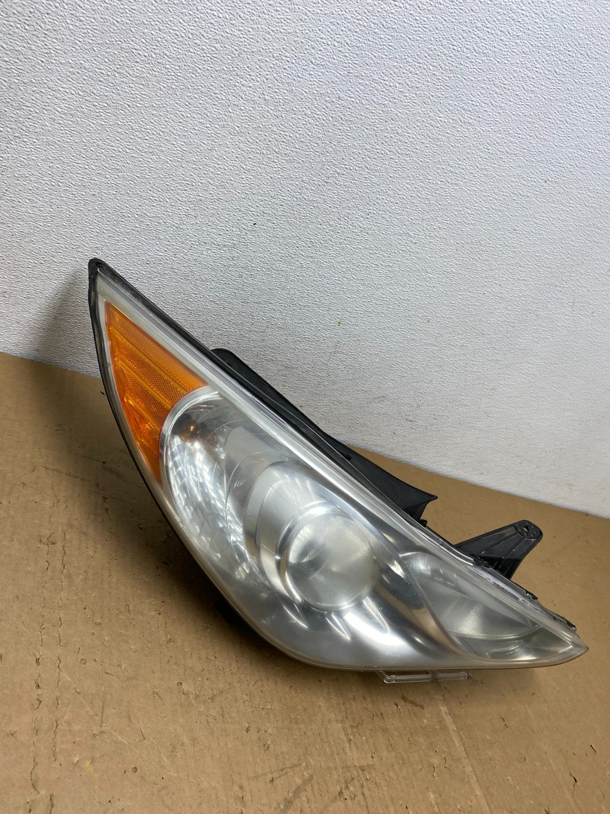 2011 - 2014 Hyundai Sonata Right Passenger Rh Side Headlight Halogen AD1246 DW2