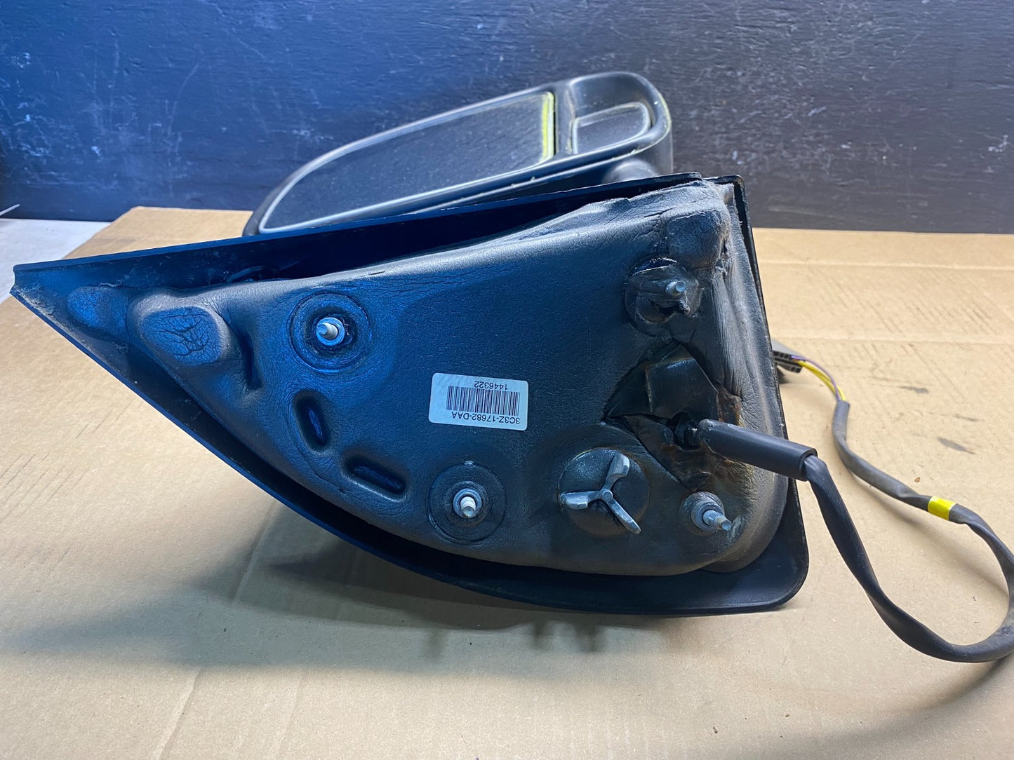 1999 to 2007 Ford F250 F350 F450 Right Passenger Door View Mirror AD4994 DW4