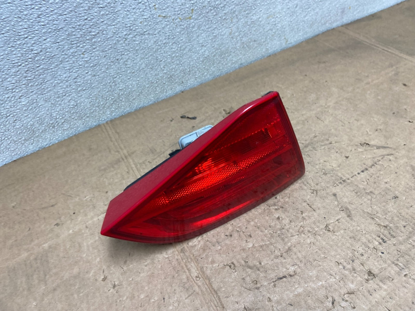 2009 to 2012 Audi A4 Avant Left Driver Side LH Inner Tail Light Oem Y6145 DW2