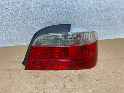 1999 to 2001 BMW E38 7-Series Right Passenger Rh Side Tail Light OEM V6004 DW0