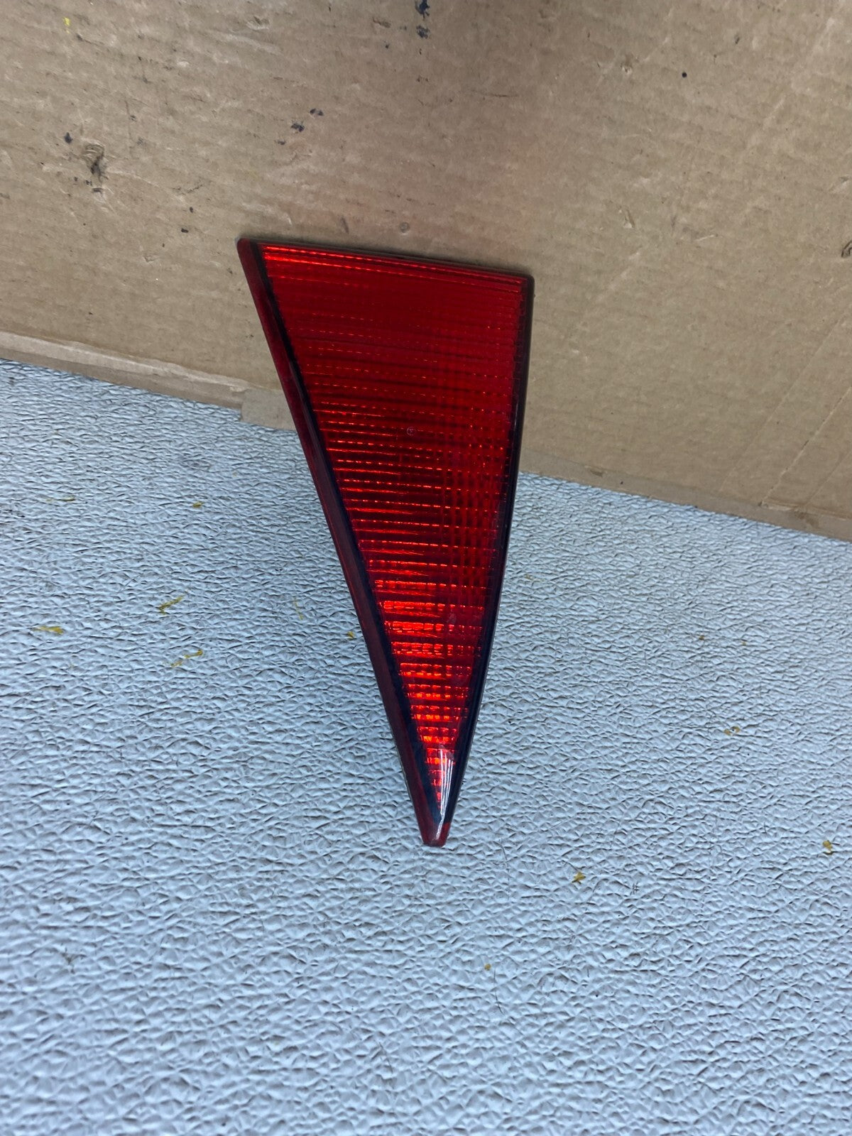 2006-2008 Mitsubishi Endeavor Right Passenger Side Inner Tail Light N9856 DW0