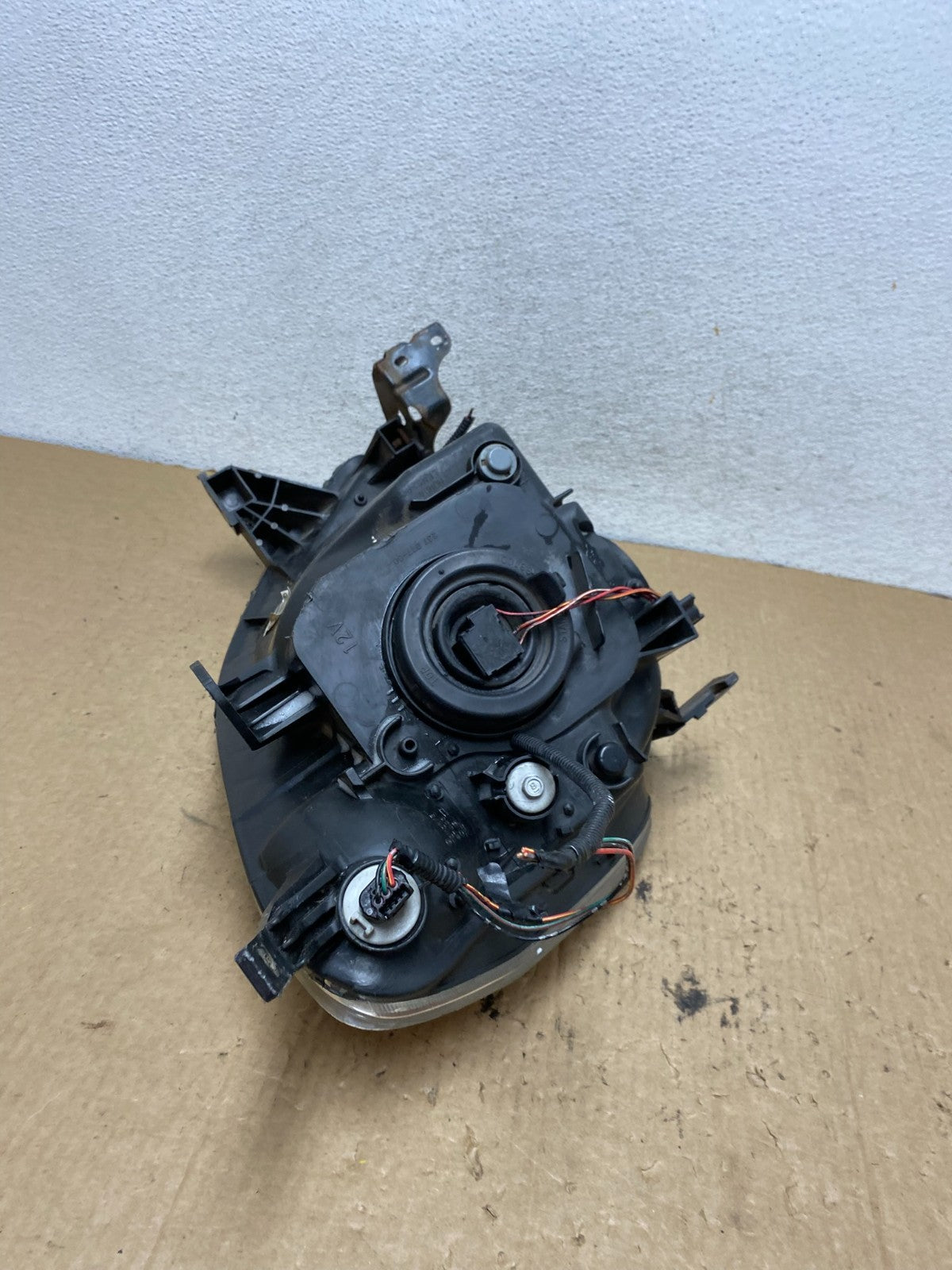 2002 to 2004 Honda Crv Cr-v Left Driver Halogen Headlight AG2397 DW8