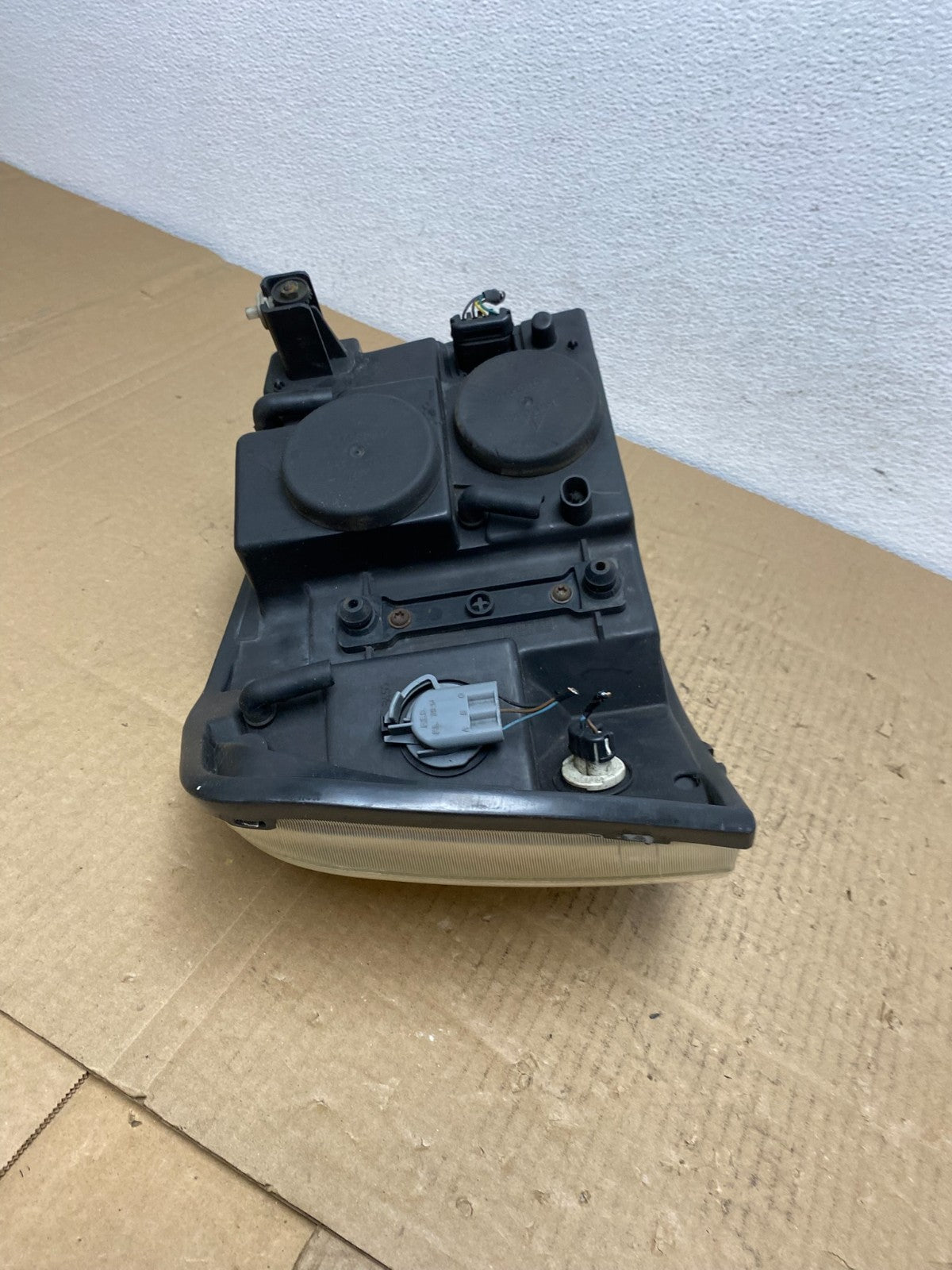 2002 to 2009 Gmc Envoy Left Driver Lh Side Headlight Halogen Oem AC3880 DW8