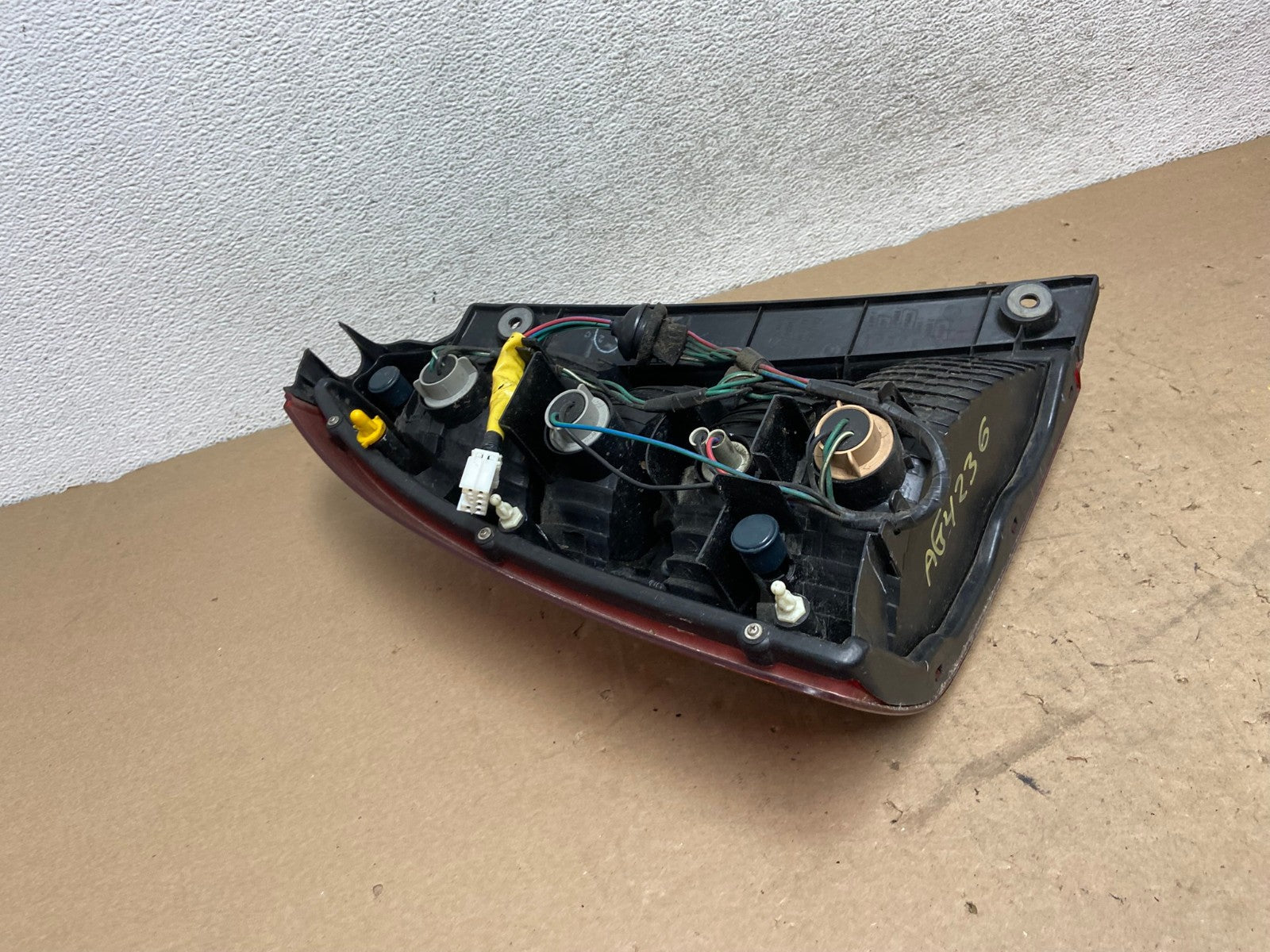 2003 2004 2005 Subaru Forester Right Passenger Rh Side Tail Light AG4236 LK8
