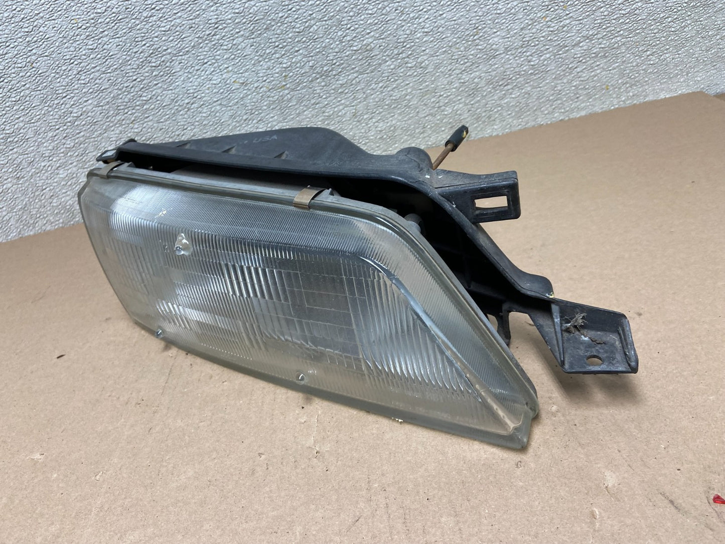 1995 to 1996 Nissan Maxima Right Passenger Side Headlight Halogen OEM AB4982 DW1