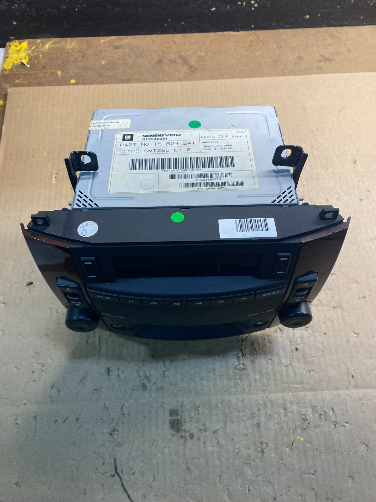 2005 to 2007 Cadillac Escalade Radio CD AM/FM DVD 6 Disc OEM Z5369 DG6