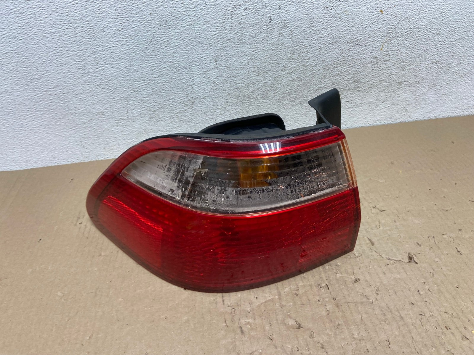 1998 to 2000 Honda Accord Sedan Tail light Left Driver LH Side AE9723 LK0