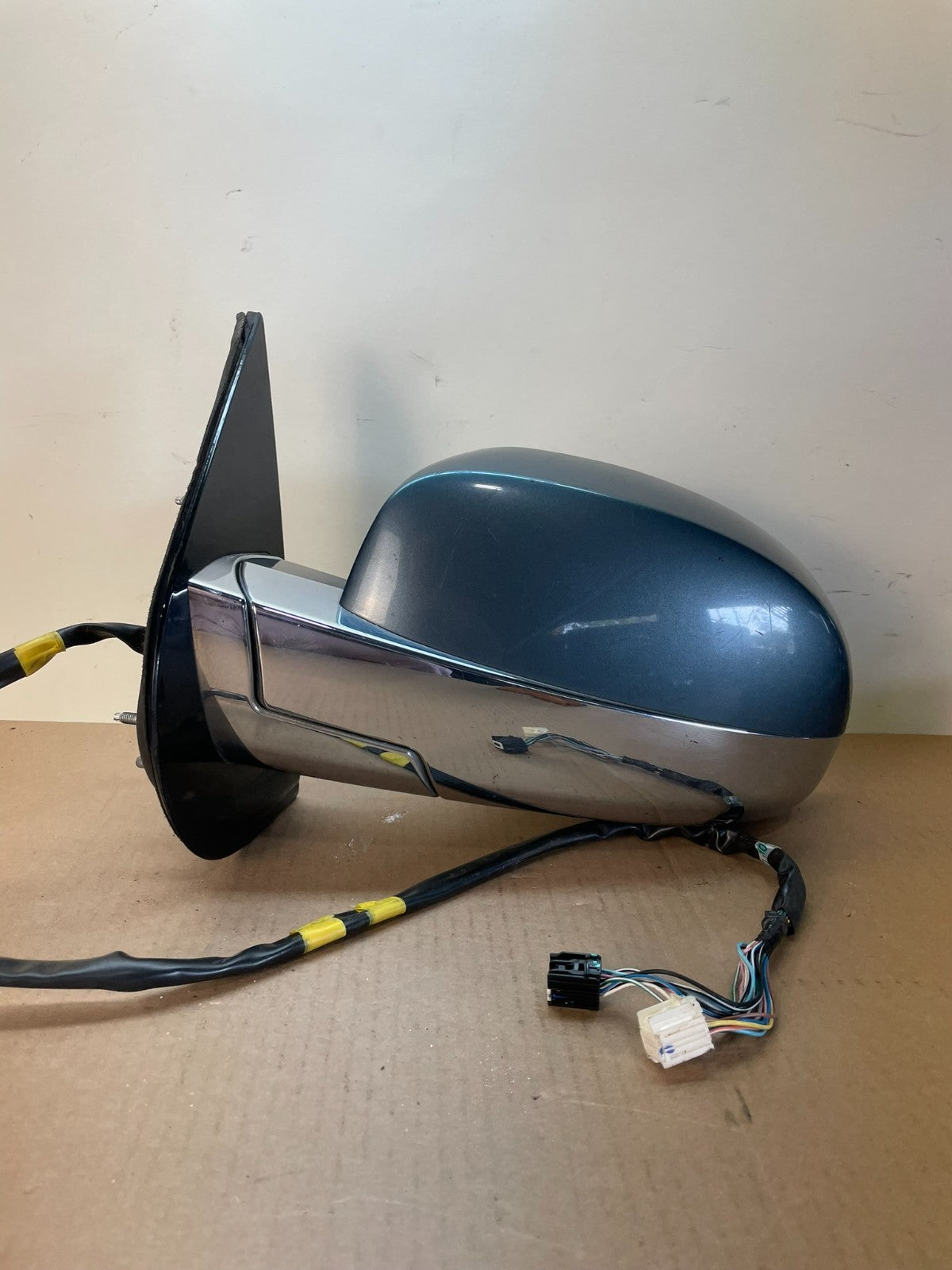 2007 - 2014 Cadillac Escalade Left Driver Door Mirror Turn Signal AI0717 DW0