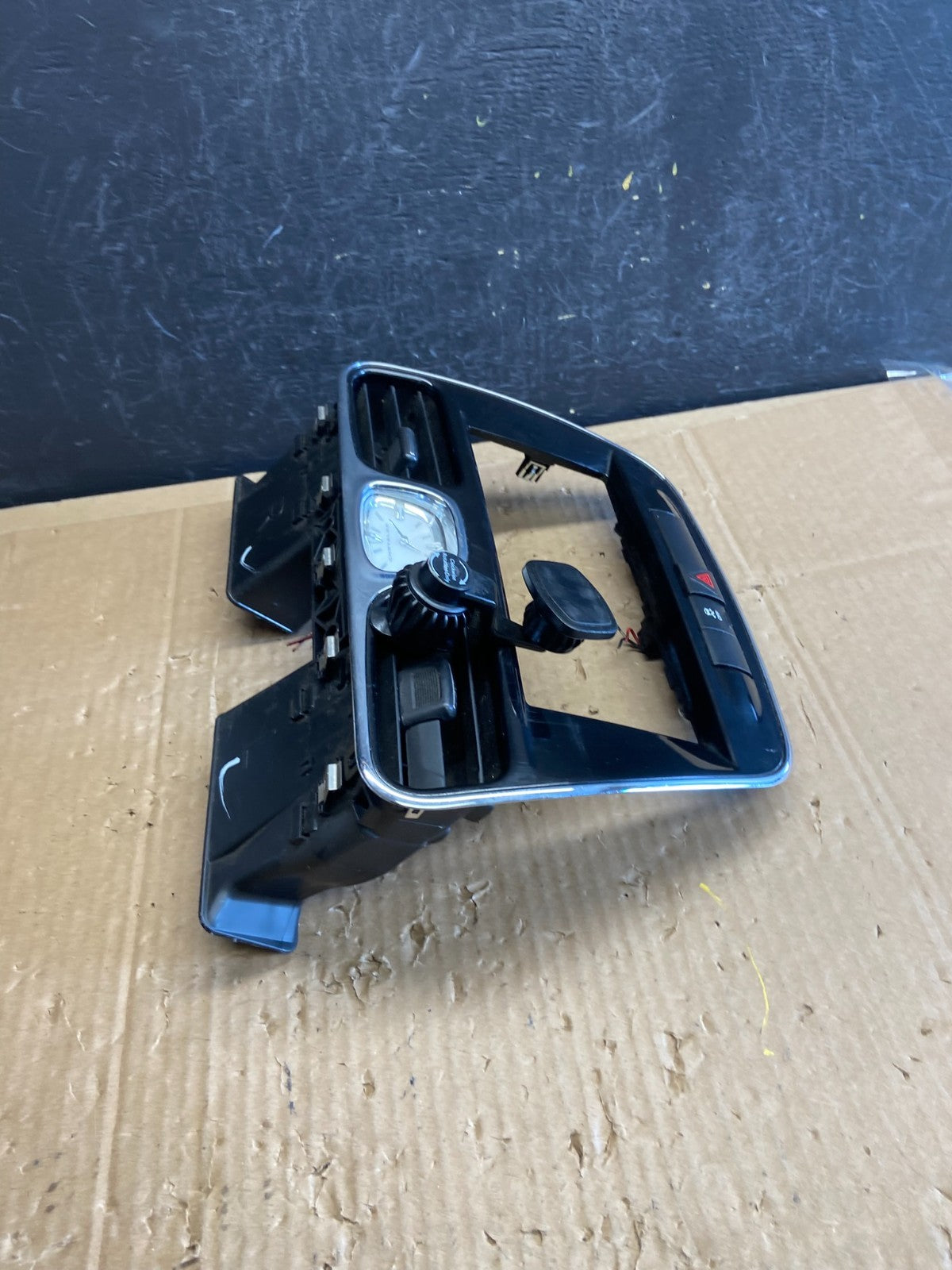 2011 - 2014 Chrysler 200 Dash Radio Bezel Trim Clock Hazard Bezel AD6777 DG1