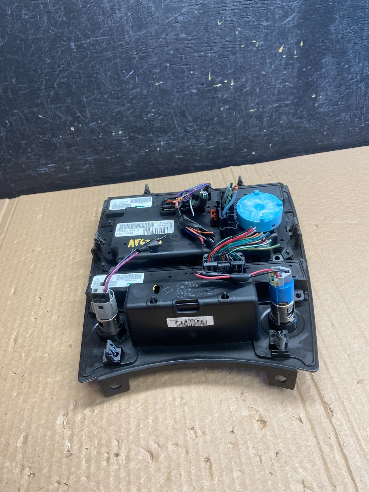 2005 to 2007 Jeep Commander Grand Cherokee A/C Climate Control Bezel AF6215 DG3