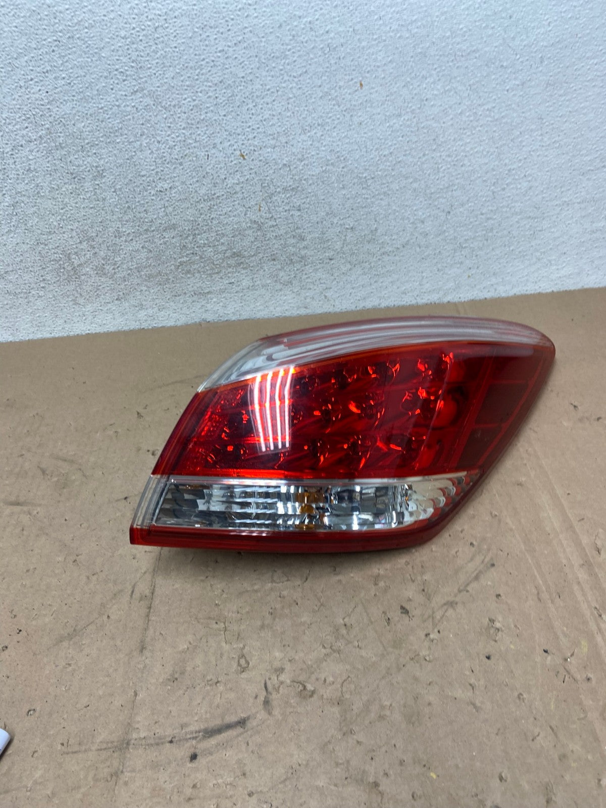 2011 - 2014 Nissan Murano Right Passenger Side RH Tail Light AG5334 LK0
