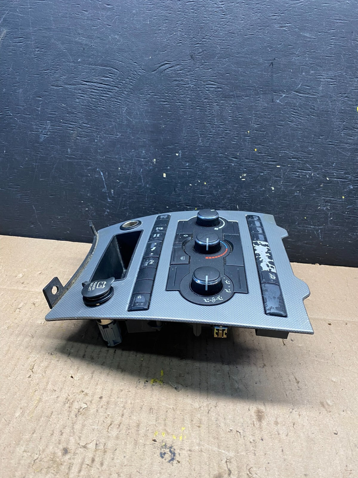 2005 to 2007 Jeep Commander Grand Cherokee A/C Climate Control Bezel M6553 DG3